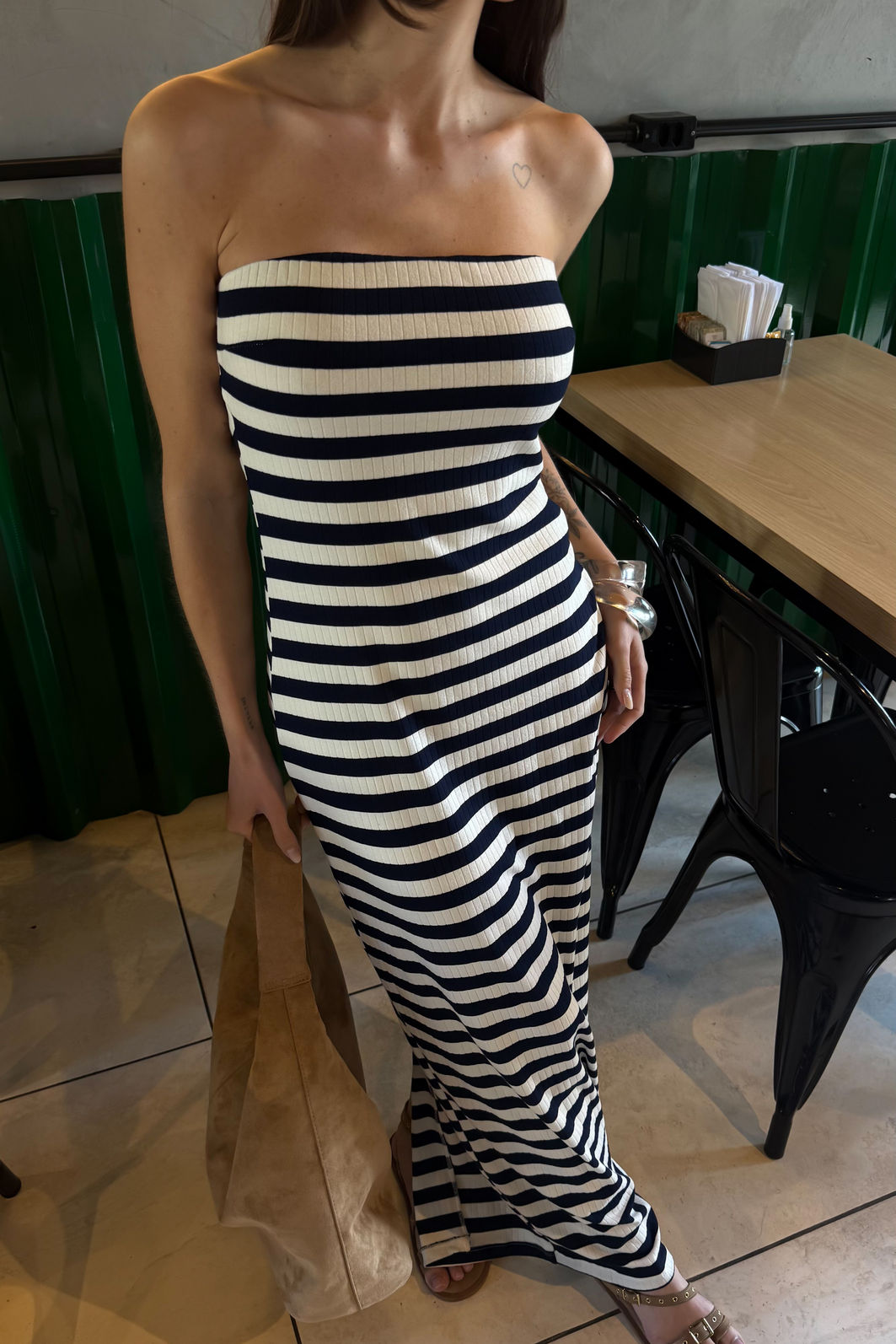 VESTIDO TOMARA QUE CAIA LISTRADO GABRIELLA MARINHO LISTRAS