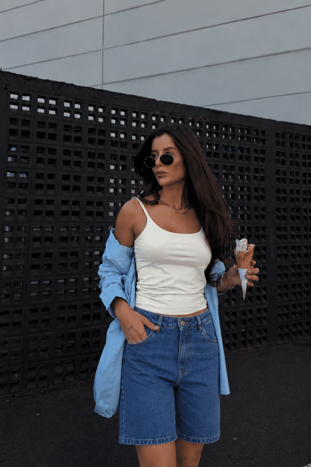 BERMUDA JEANS COM BOLSOS STACY AZUL ESCURO BERMUDA JEANS COM BOLSOS STACY AZUL ESCURO