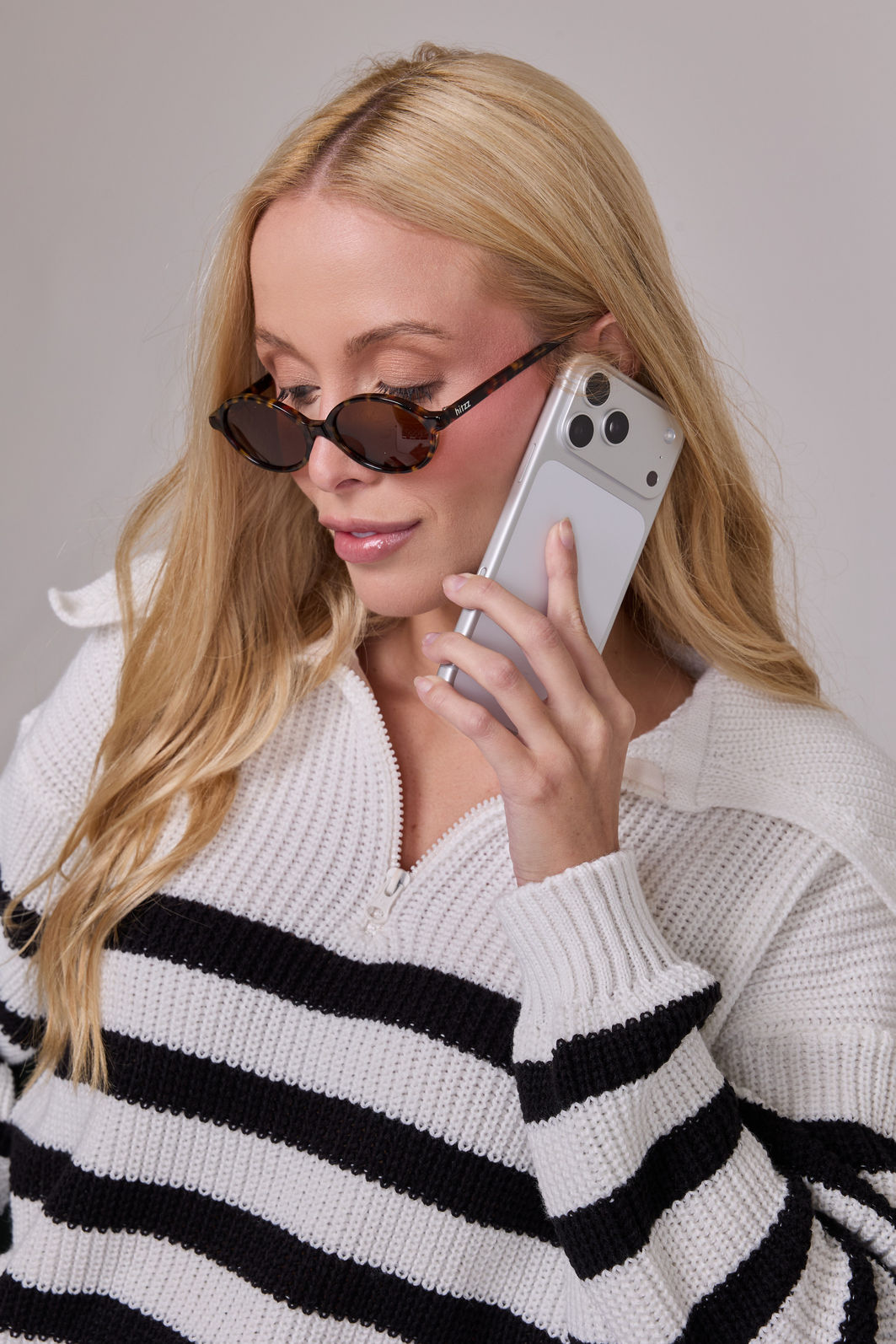 TRICOT COM ZÍPER MANGA LONGA LISTRADO GRACE OFF WHITE TRICOT COM ZÍPER MANGA LONGA LISTRADO GRACE OFF WHITE