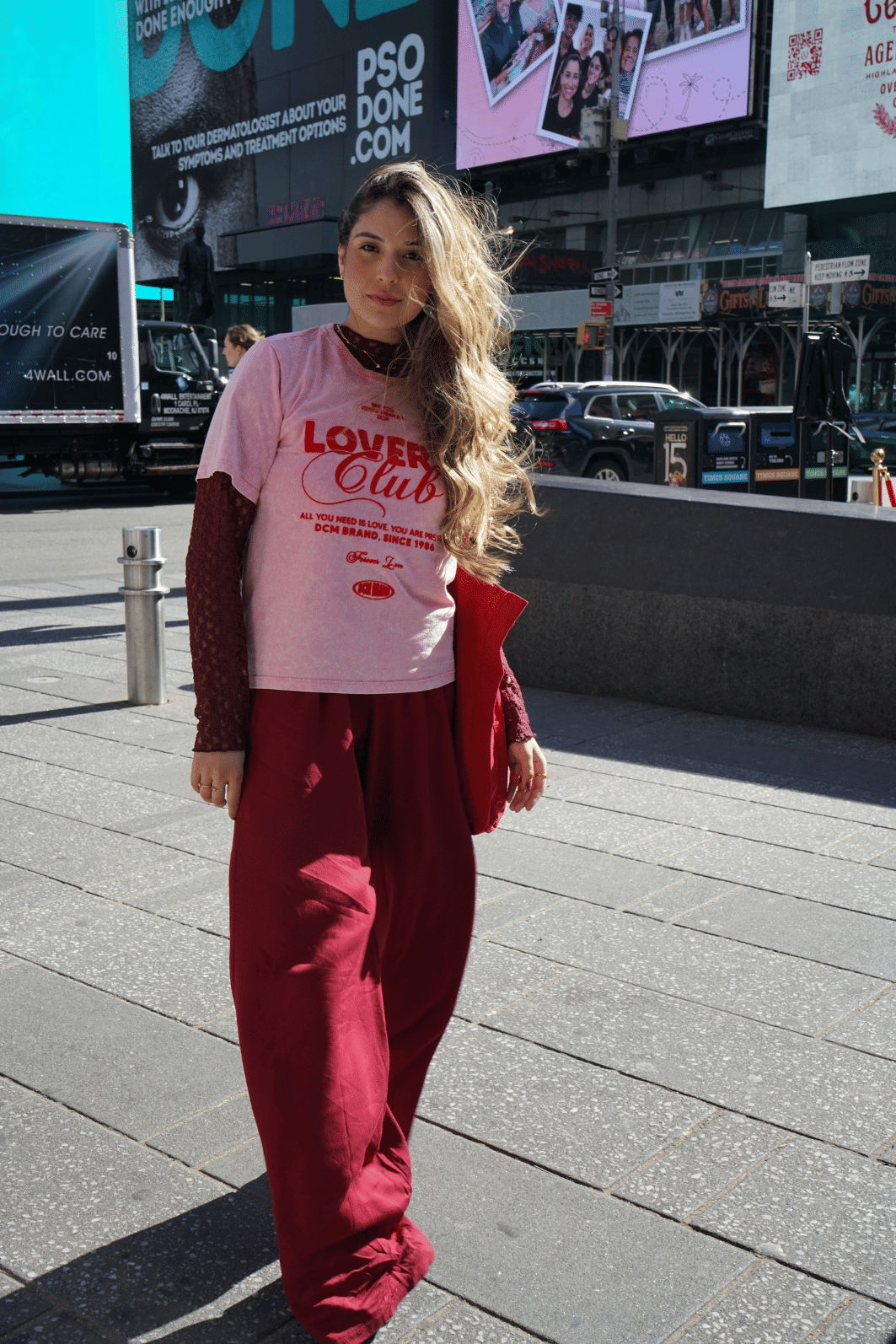 T-SHIRT ESTONADA LOVERS CLUB (COM FLOCADO) PINK HOT MARMORIZADO