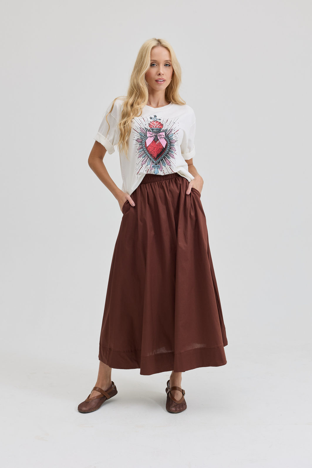 T-SHIRT ESTONADA SAGRADO CORAÇÃO (COM STRASS) OFF WHITE T-SHIRT ESTONADA SAGRADO CORAÇÃO (COM STRASS) OFF WHITE