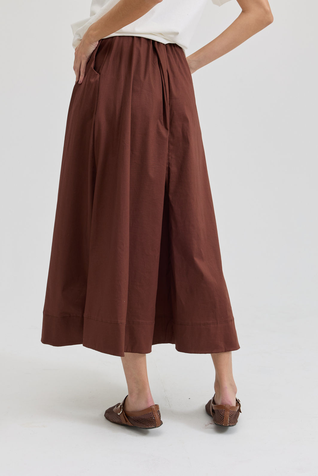 SAIA MIDI LIVIA MARROM TRUFADO SAIA MIDI LIVIA MARROM TRUFADO