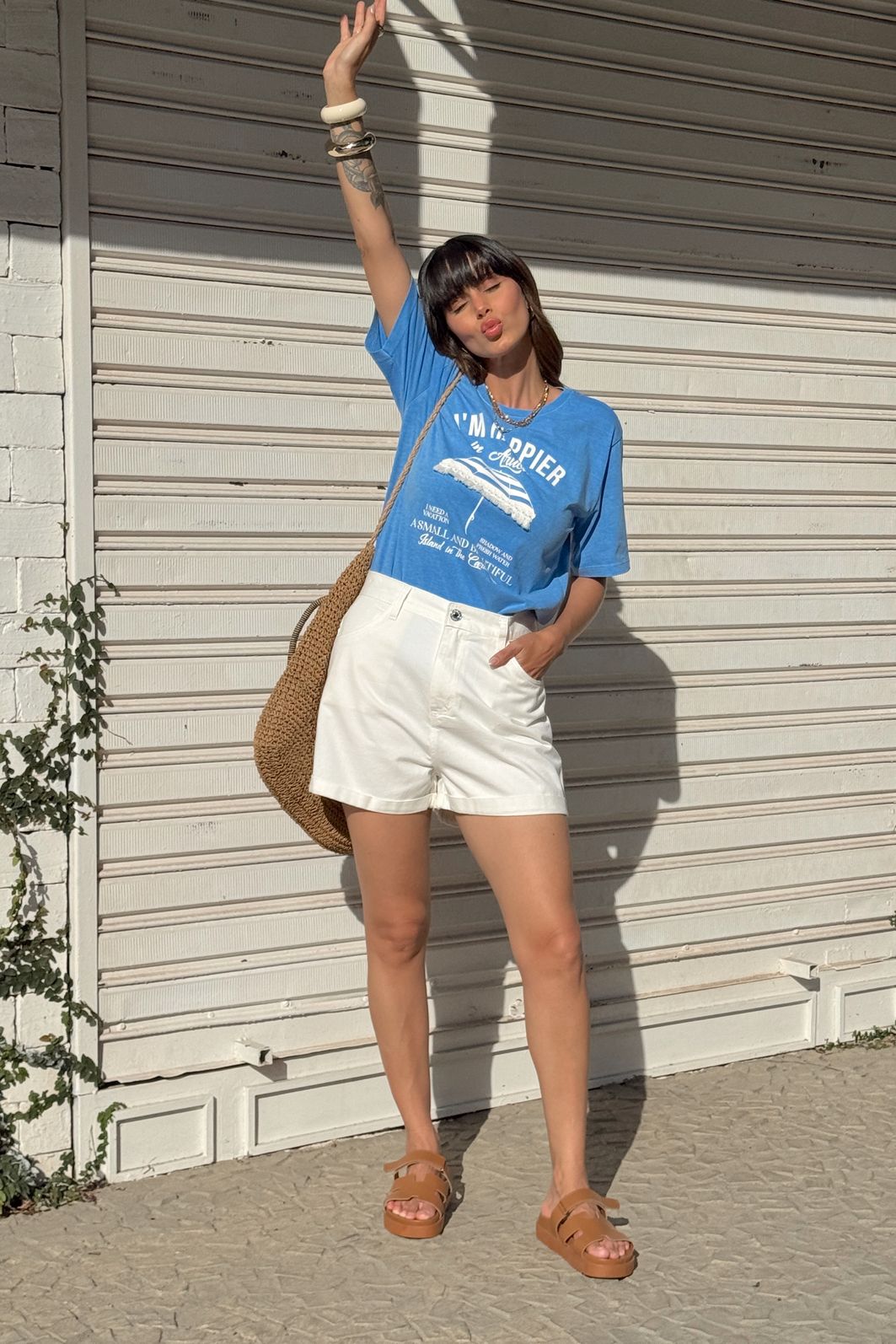 T-SHIRT ESTONADA HAPPIER IN ARUBA (COM APLIQUE) AZUL T-SHIRT ESTONADA HAPPIER IN ARUBA (COM APLIQUE) AZUL