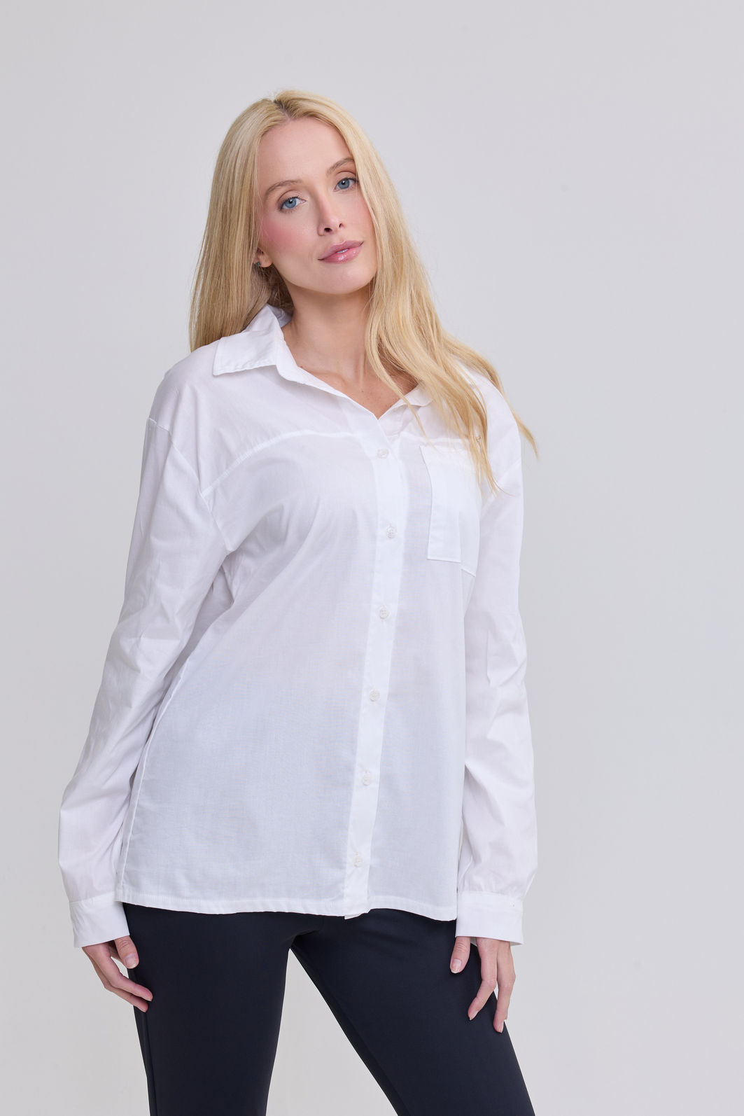 CAMISA MANGA LONGA COM BOTÕES EM TRICOLINE LISA BRUNA BRANCA CAMISA MANGA LONGA COM BOTÕES EM TRICOLINE LISA BRUNA BRANCA