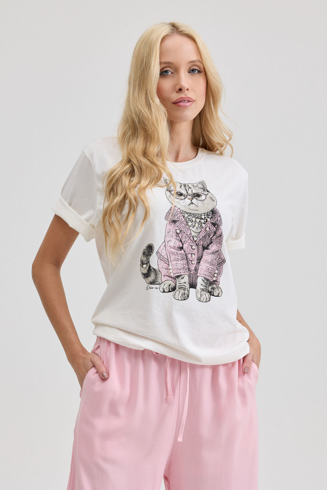 T-SHIRT ESTONADA GATA CLASSY (COM STRASS) OFF WHITE T-SHIRT ESTONADA GATA CLASSY (COM STRASS) OFF WHITE