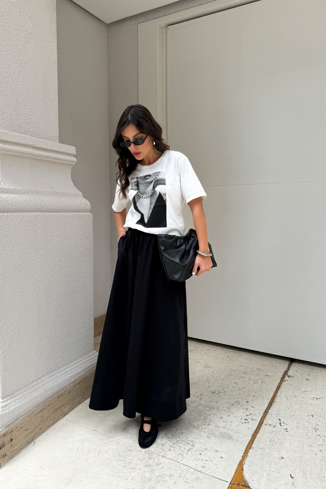 saia midi livia preta saia midi livia preta