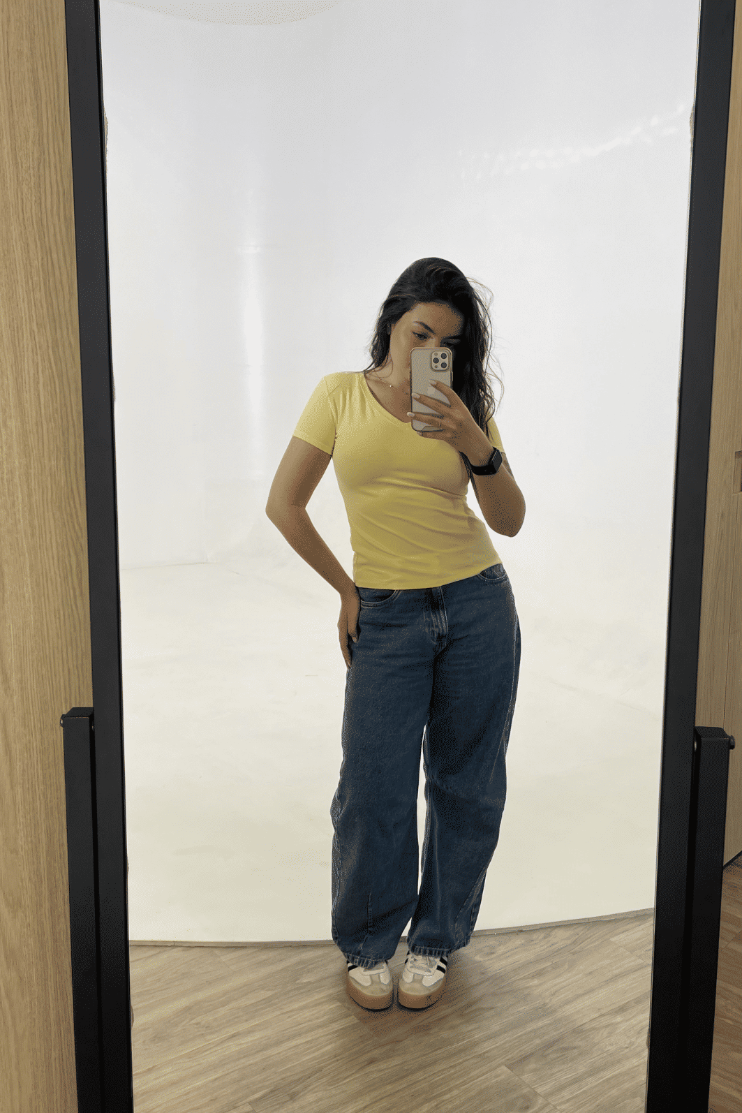 BLUSA VISCOLYCRA DECOTE V AMARELO MANTEIGA BLUSA VISCOLYCRA DECOTE V AMARELO MANTEIGA