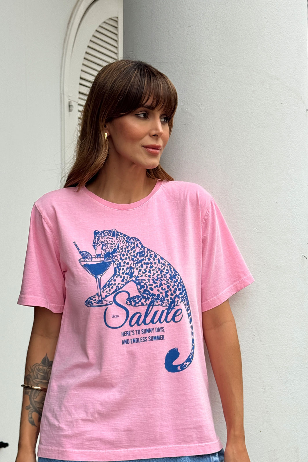 T-SHIRT ESTONADA ONÇA SALUTE ROSA CHILETE T-SHIRT ESTONADA ONÇA SALUTE ROSA CHILETE
