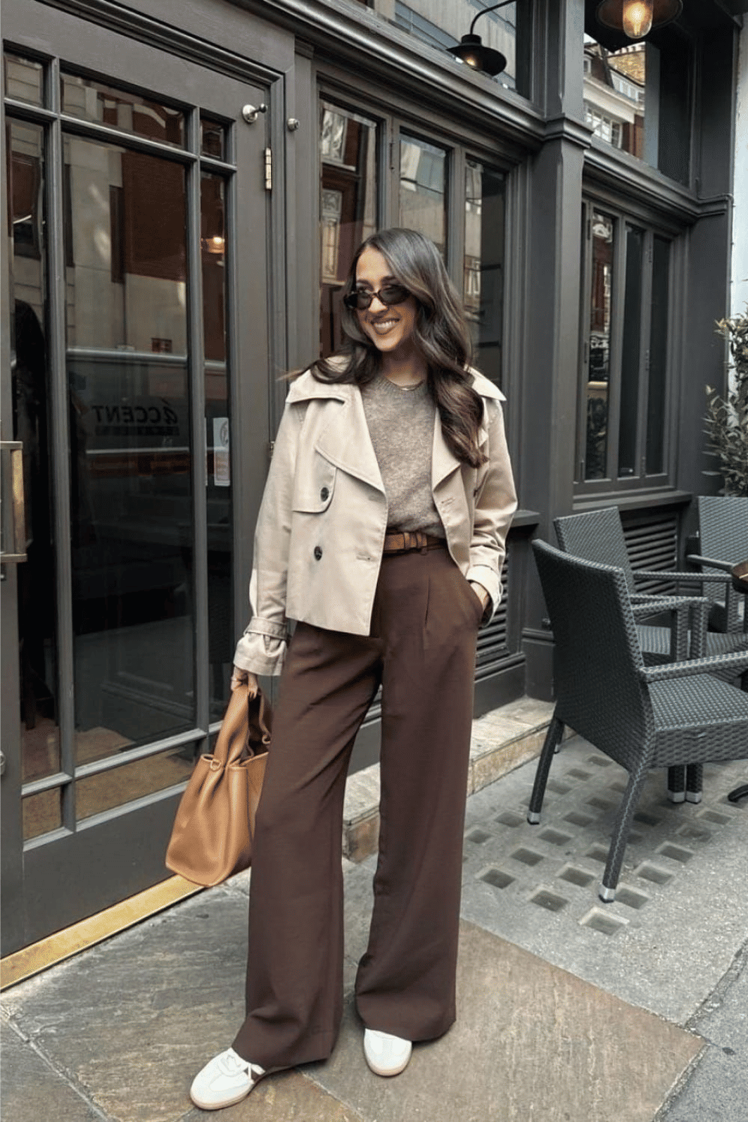 TRENCH COAT COM BOTÕES CROPPED OLIVIA BEGE TRENCH COAT COM BOTÕES CROPPED OLIVIA BEGE