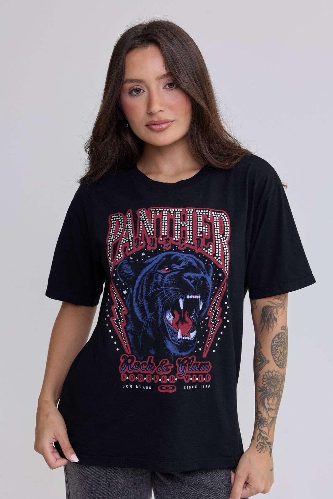 T-SHIRT ESTONADA PANTERA QUEEN (COM METAIS) PRETA T-SHIRT ESTONADA PANTERA QUEEN (COM METAIS) PRETA
