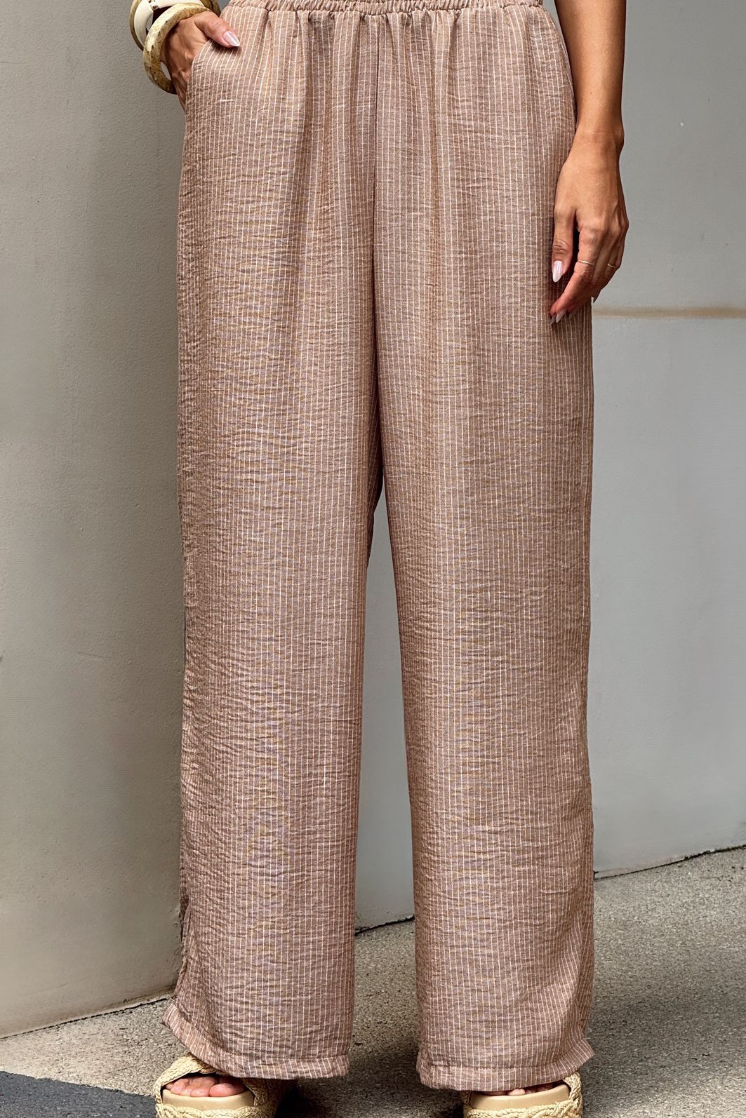 CALÇA PANTALONA LISTRADA LIA MARROM