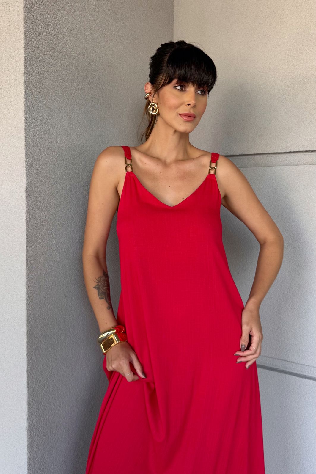 VESTIDO LONGO GLOWING COM ALÇA DE METAL VERMELHO VESTIDO LONGO GLOWING COM ALÇA DE METAL VERMELHO