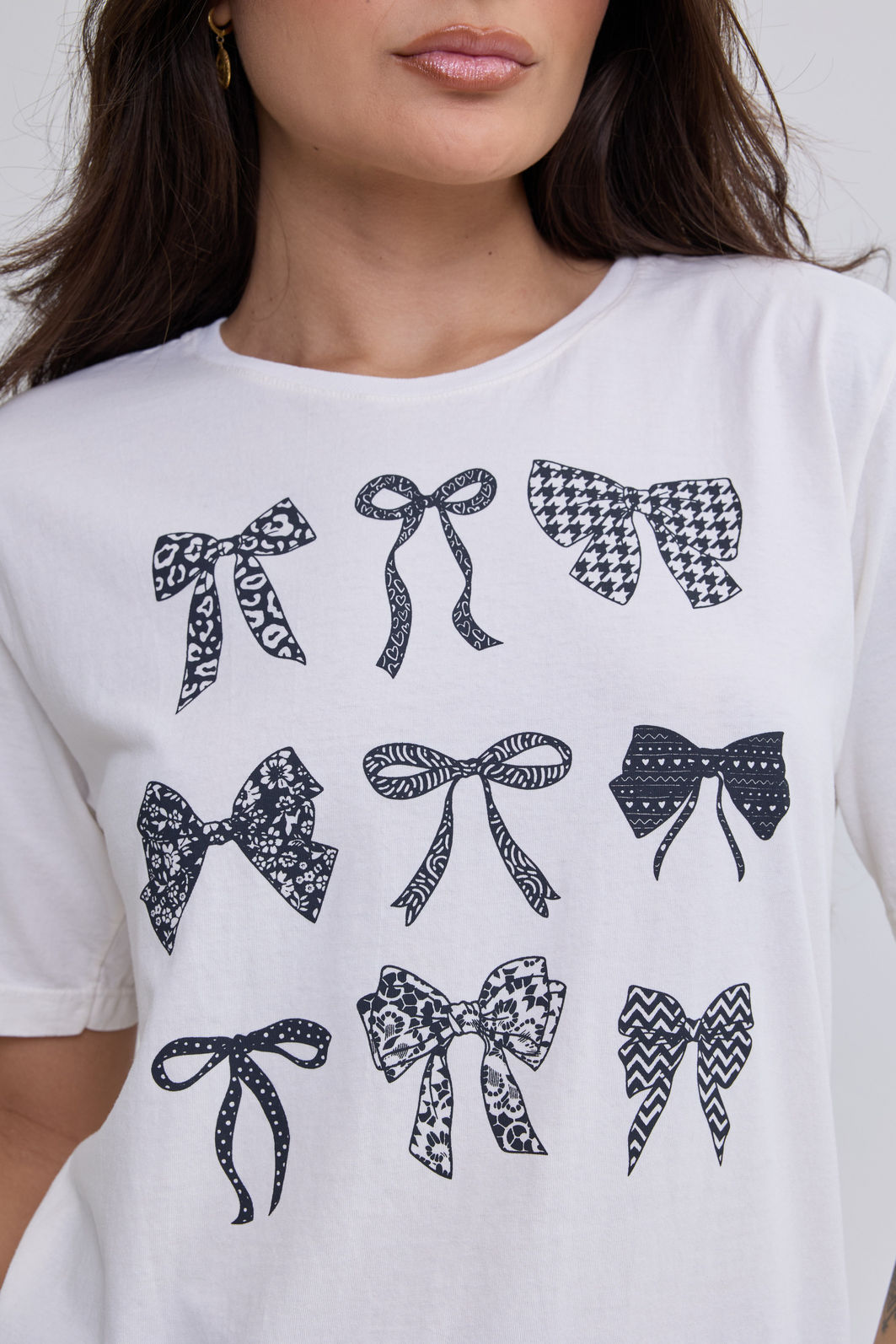 T-SHIRT ESTONADA LAÇOS TEXTURAS OFF WHITE T-SHIRT ESTONADA LAÇOS TEXTURAS OFF WHITE