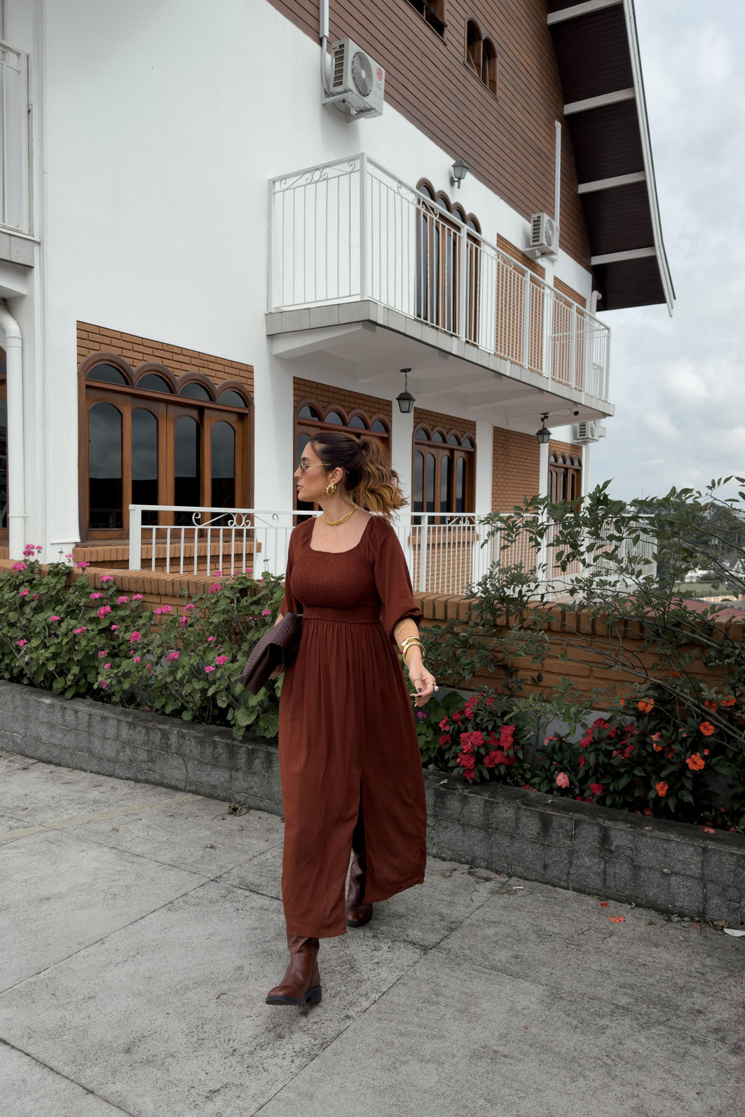 VESTIDO MIDI BARBARA LISO MARROM TRUFADO
