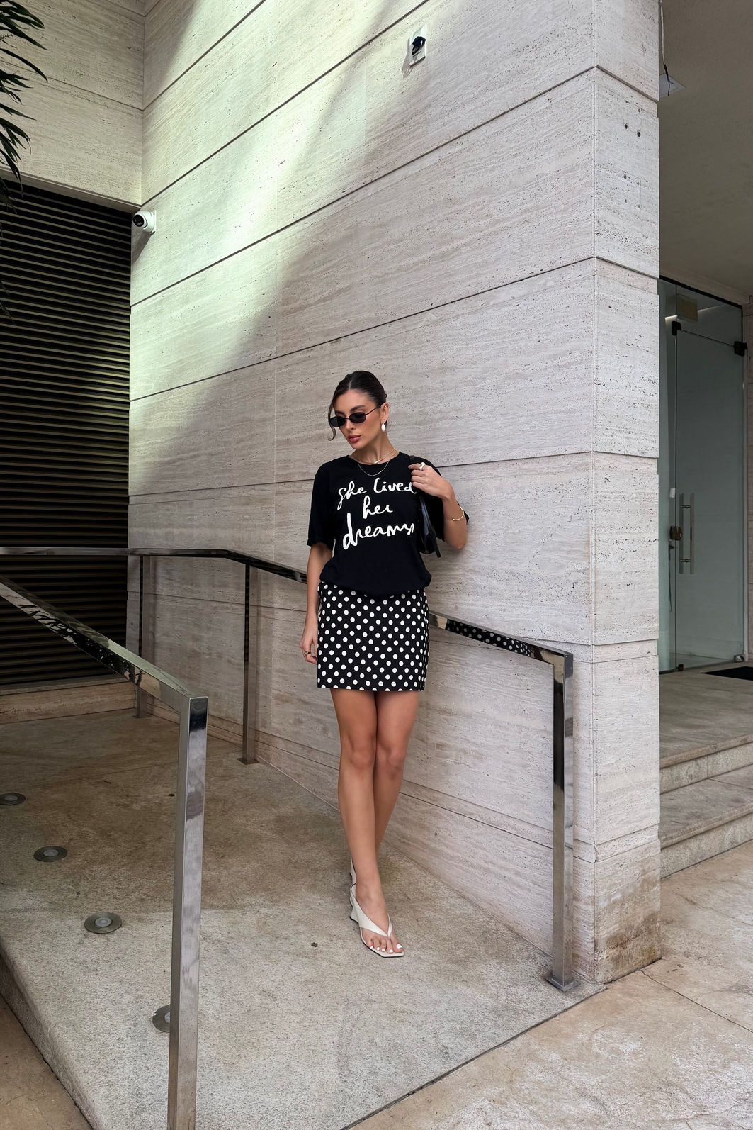 T-SHIRT ESTONADA HER DREAMS PRETA T-SHIRT ESTONADA HER DREAMS PRETA