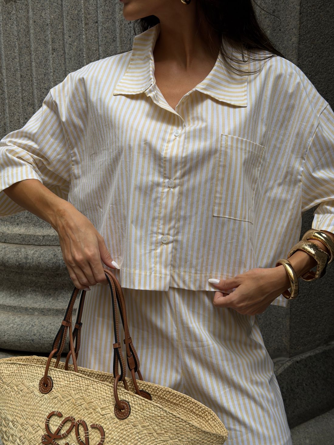 CAMISA OVER CROPPED LISTRADA POSITANO AMARELO MANTEIGA CAMISA OVER CROPPED LISTRADA POSITANO AMARELO MANTEIGA