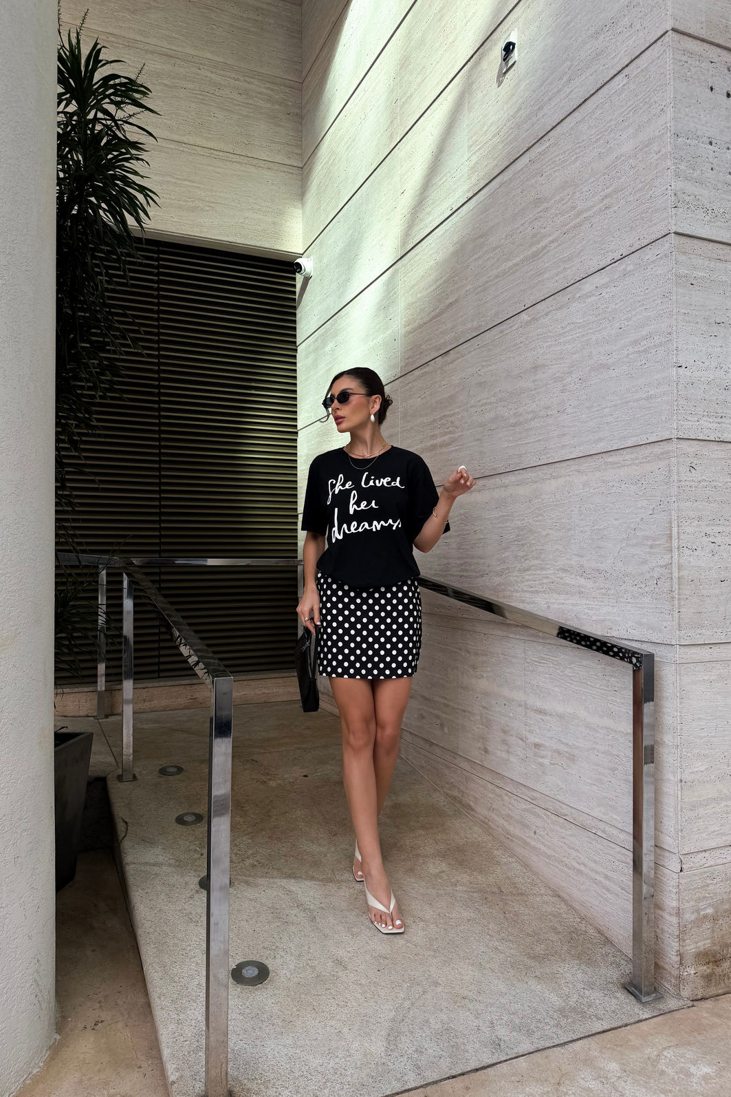 T-SHIRT ESTONADA HER DREAMS PRETA T-SHIRT ESTONADA HER DREAMS PRETA