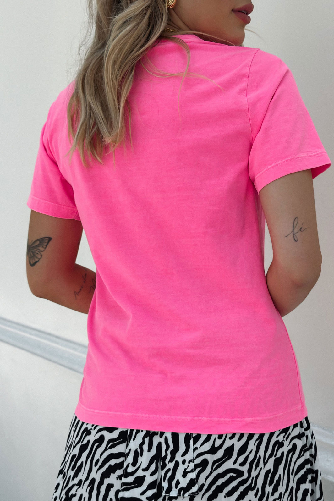 Camiseta rosa fluorescente best sale