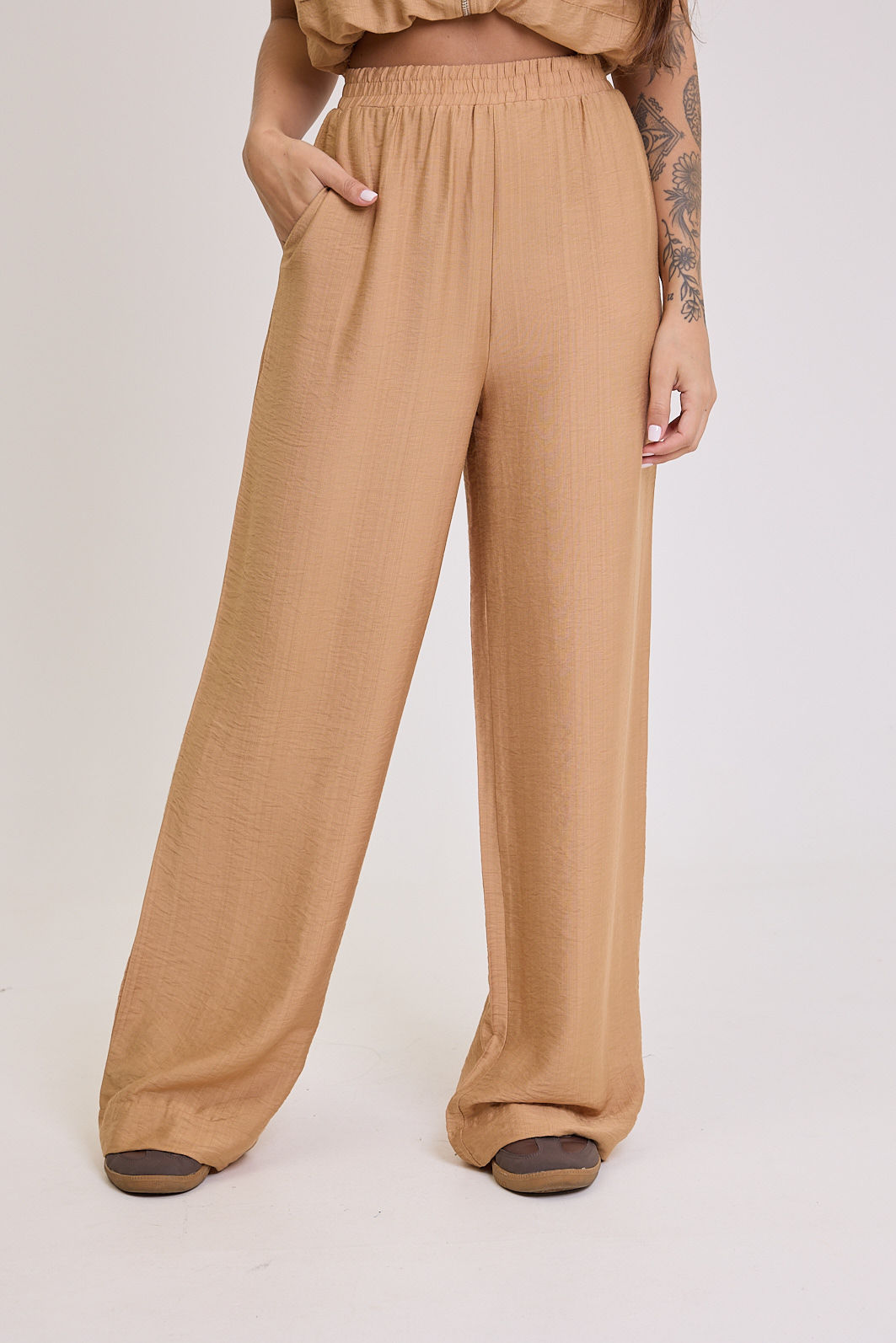 CALÇA WIDE LEG CÓS COM ELASTICO MAIA AREIA CALÇA WIDE LEG CÓS COM ELASTICO MAIA AREIA