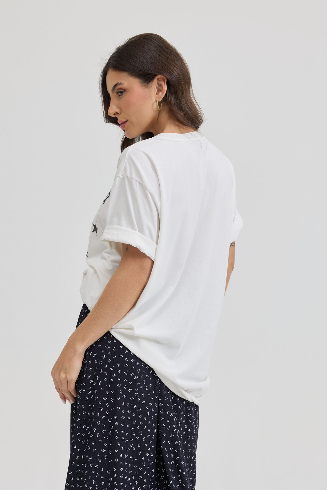 T-SHIRT OVERSIZED MONTANA WILD (COM STRASS) OFF WHITE T-SHIRT OVERSIZED MONTANA WILD (COM STRASS) OFF WHITE