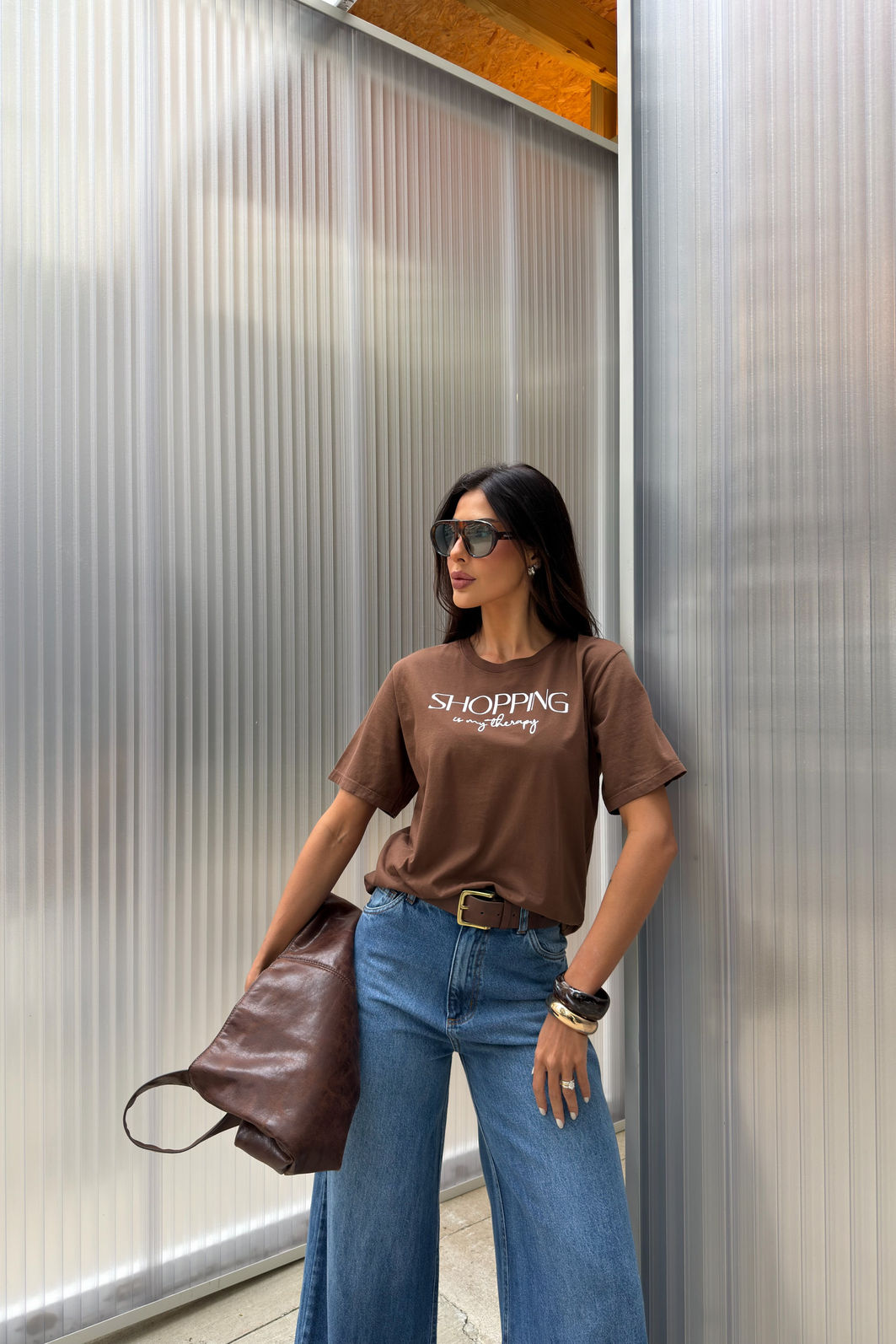 T-SHIRT ESTONADA MY THERAPY MARROM CAFÉ T-SHIRT ESTONADA MY THERAPY MARROM CAFÉ