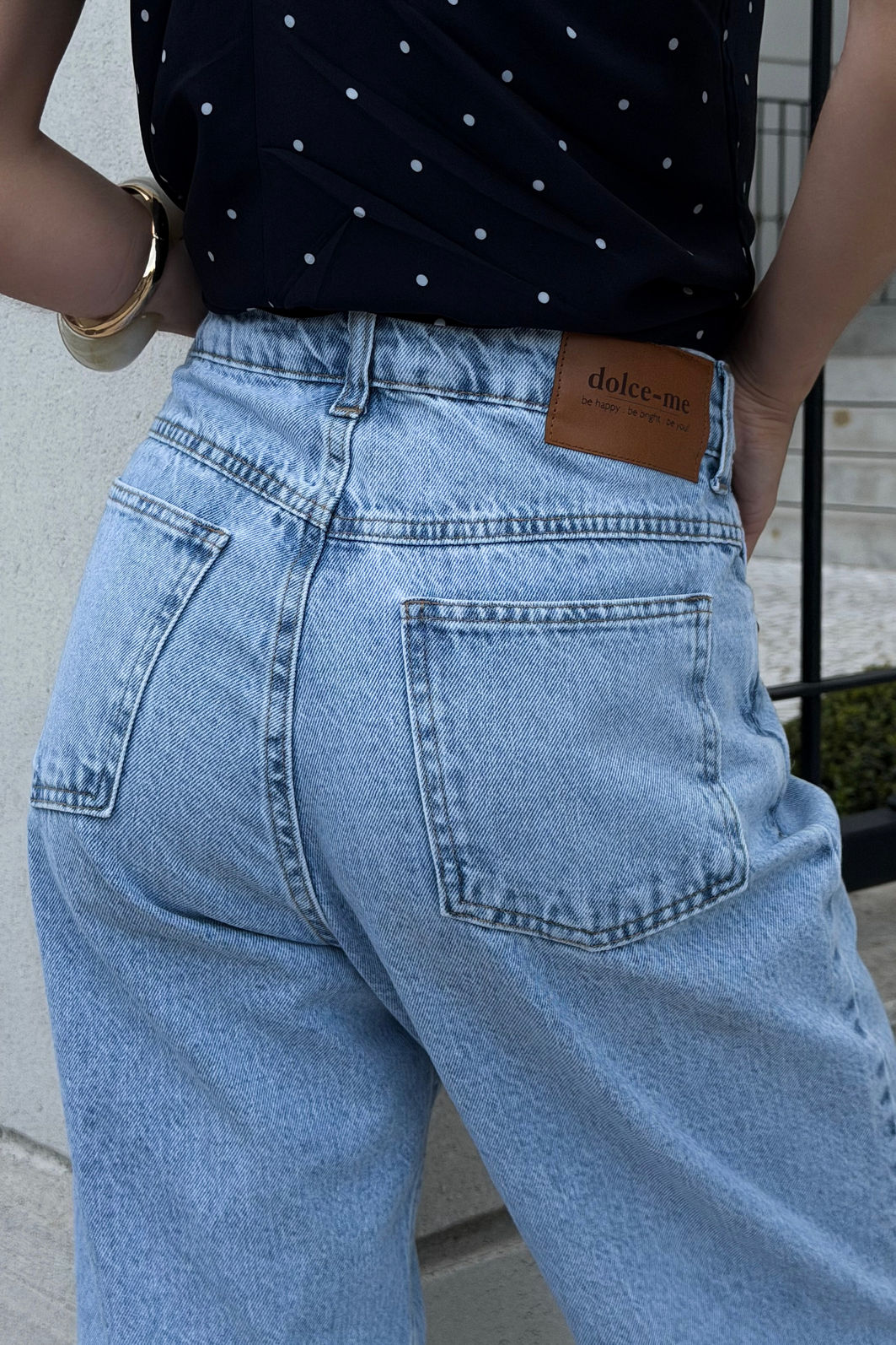 CALÇA JEANS MOM ANTONELLA AZUL CLARO CALÇA JEANS MOM ANTONELLA AZUL CLARO