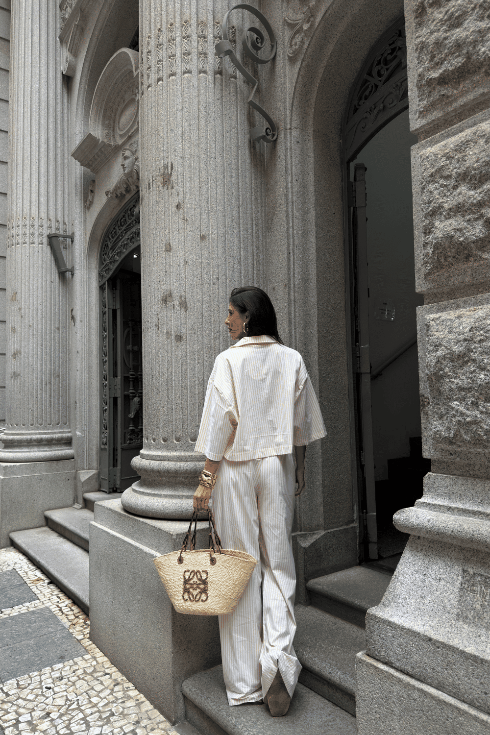CAMISA OVER CROPPED LISTRADA POSITANO AMARELO MANTEIGA