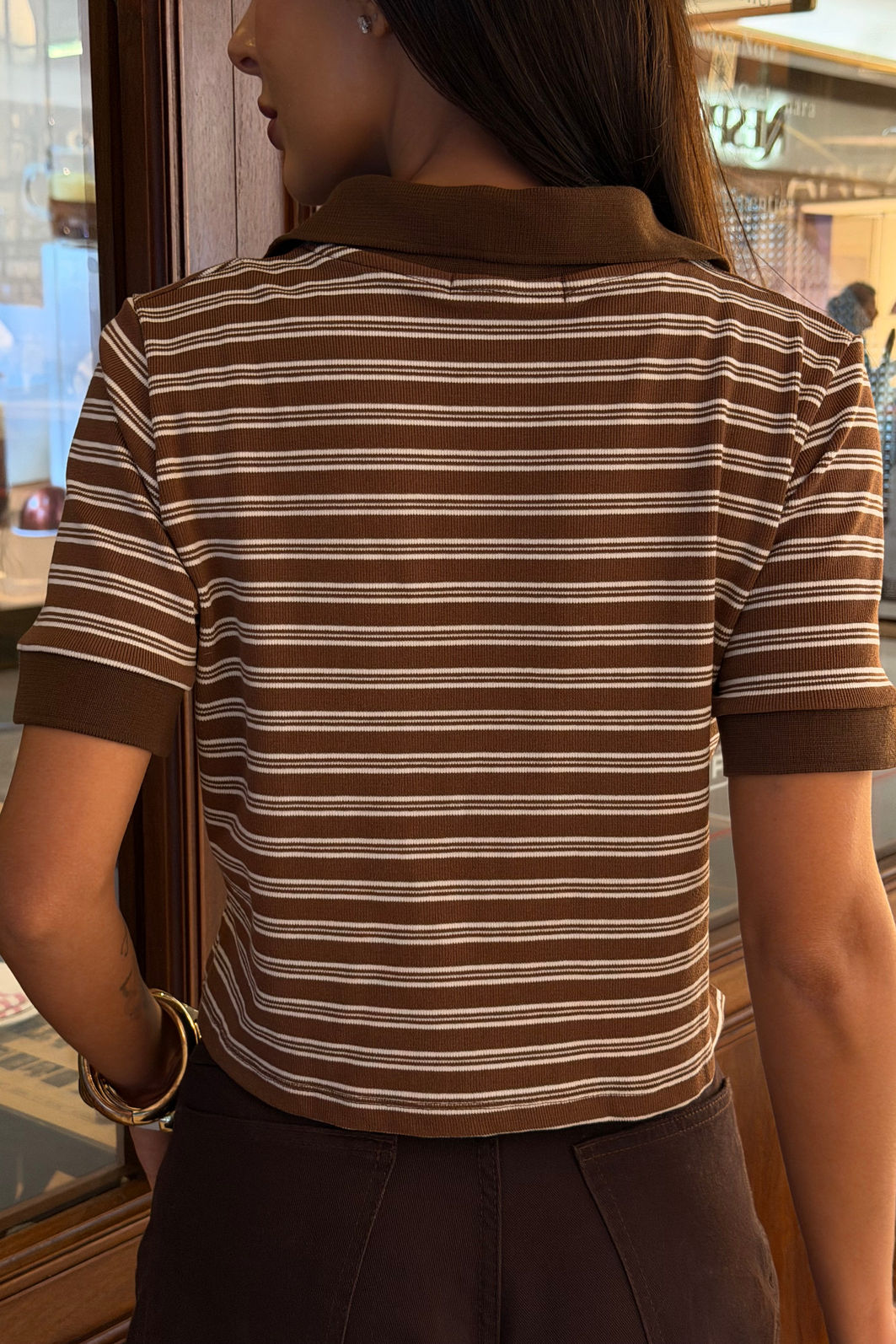 CAMISA MANGA CURTA GOLA POLO LISTRADA MAVIE MARROM CAMISA MANGA CURTA GOLA POLO LISTRADA MAVIE MARROM