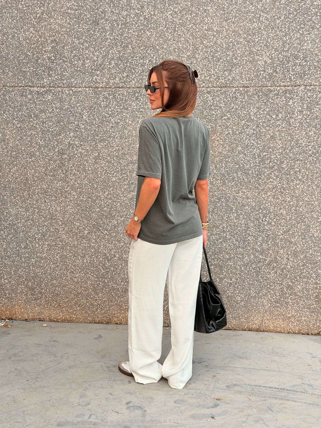 T-SHIRT ESTONADA SAVAGE FOLLOW (COM STRASS) CHUMBO T-SHIRT ESTONADA SAVAGE FOLLOW (COM STRASS) CHUMBO