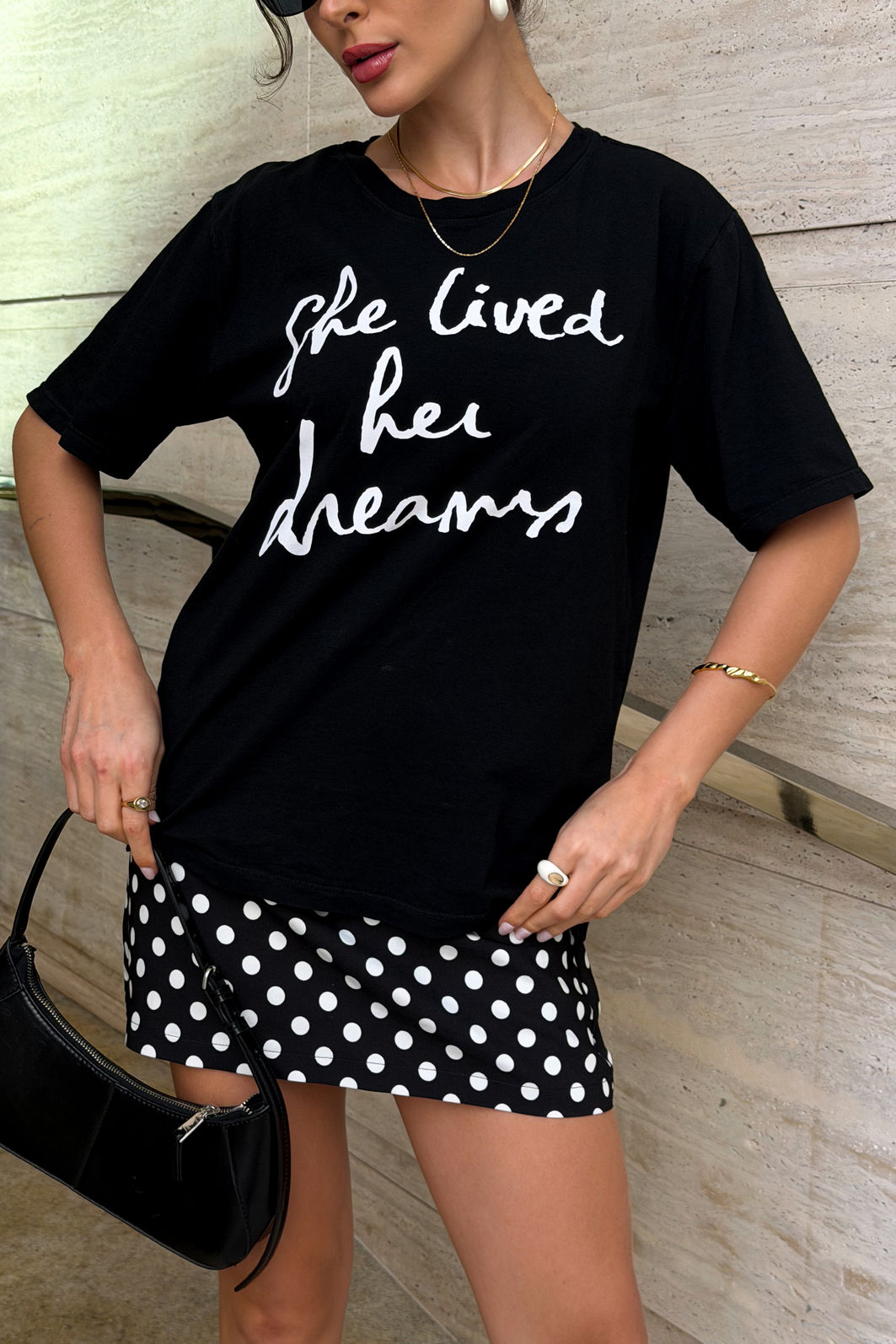 T-SHIRT ESTONADA HER DREAMS PRETA T-SHIRT ESTONADA HER DREAMS PRETA