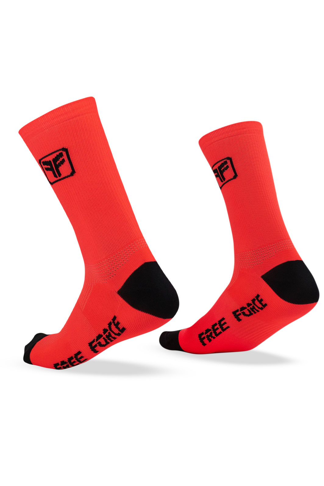 MEIA CICLISMO FREE FORCE UNISSEX As meias ciclismo Free Force foram tecnologicamente desenvolvidas especialmente para quem pedala. Aqui somos todos ciclistas e sabemos como é incômodo usar uma meia comum daquelas que fazem a sapatilha ficar apertando em alguns pontos específicos.