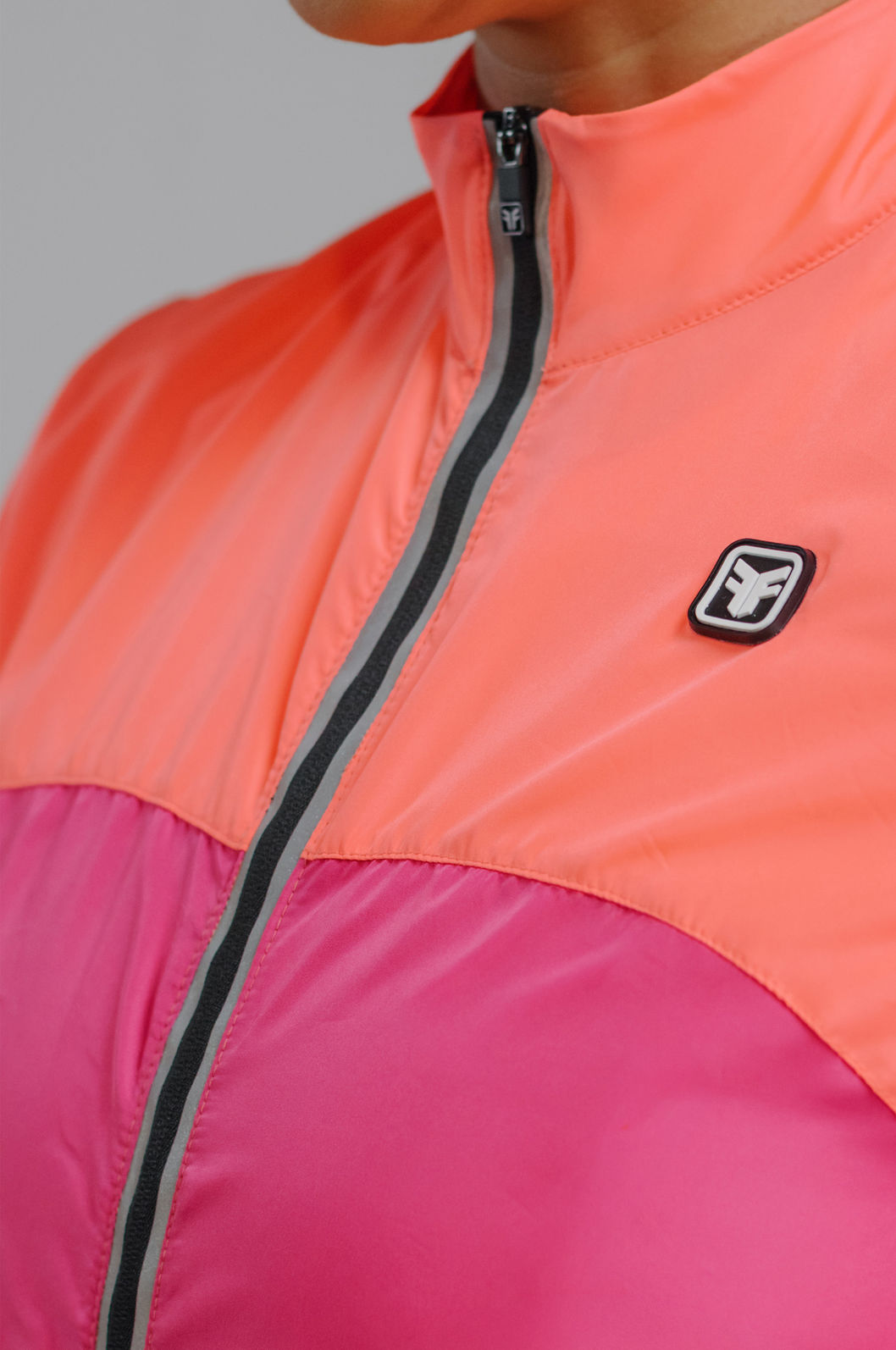 JAQUETA CORTA VENTO FEMININA CLASSIC IZZET