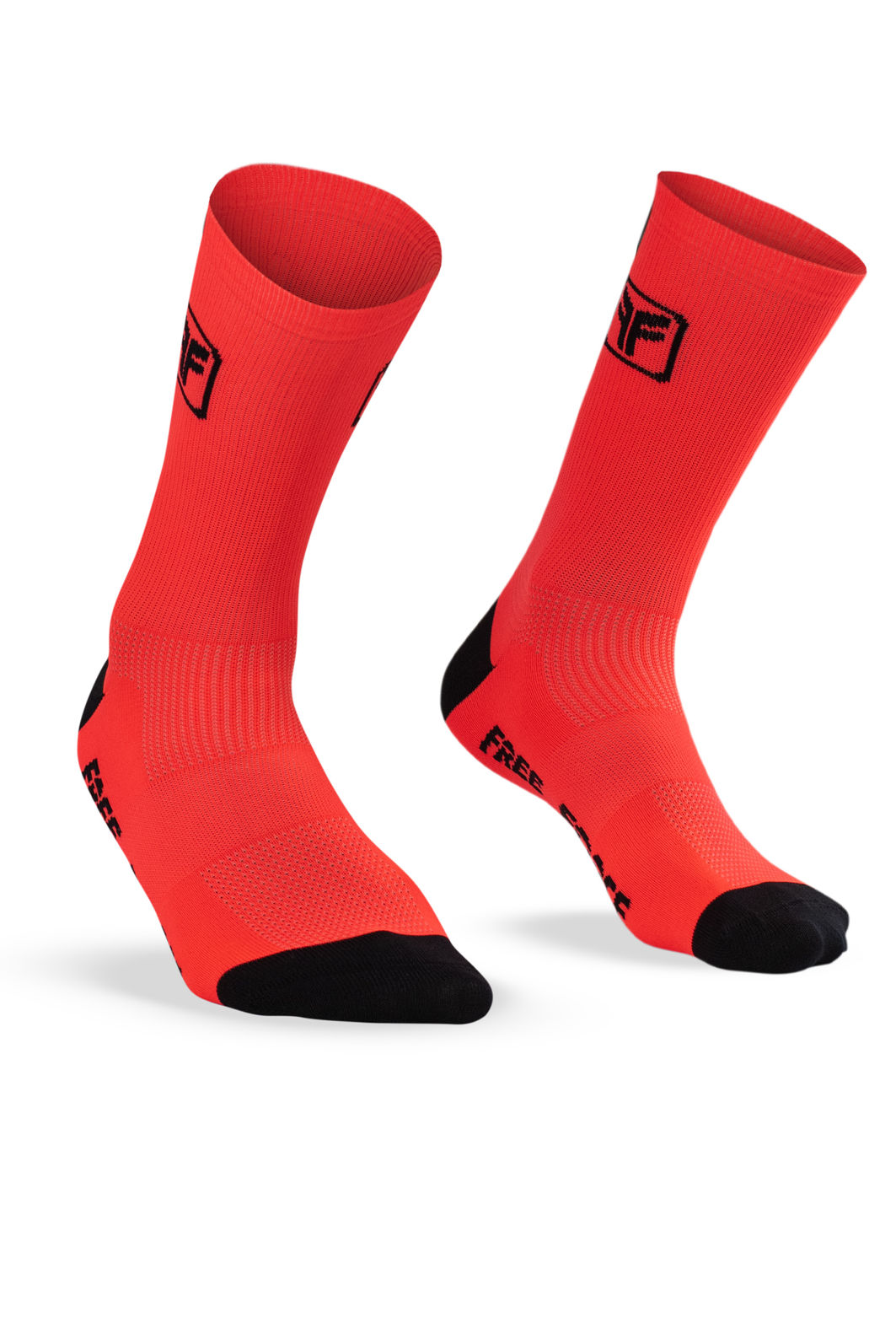 MEIA CICLISMO FREE FORCE UNISSEX As meias ciclismo Free Force foram tecnologicamente desenvolvidas especialmente para quem pedala. Aqui somos todos ciclistas e sabemos como é incômodo usar uma meia comum daquelas que fazem a sapatilha ficar apertando em alguns pontos específicos.