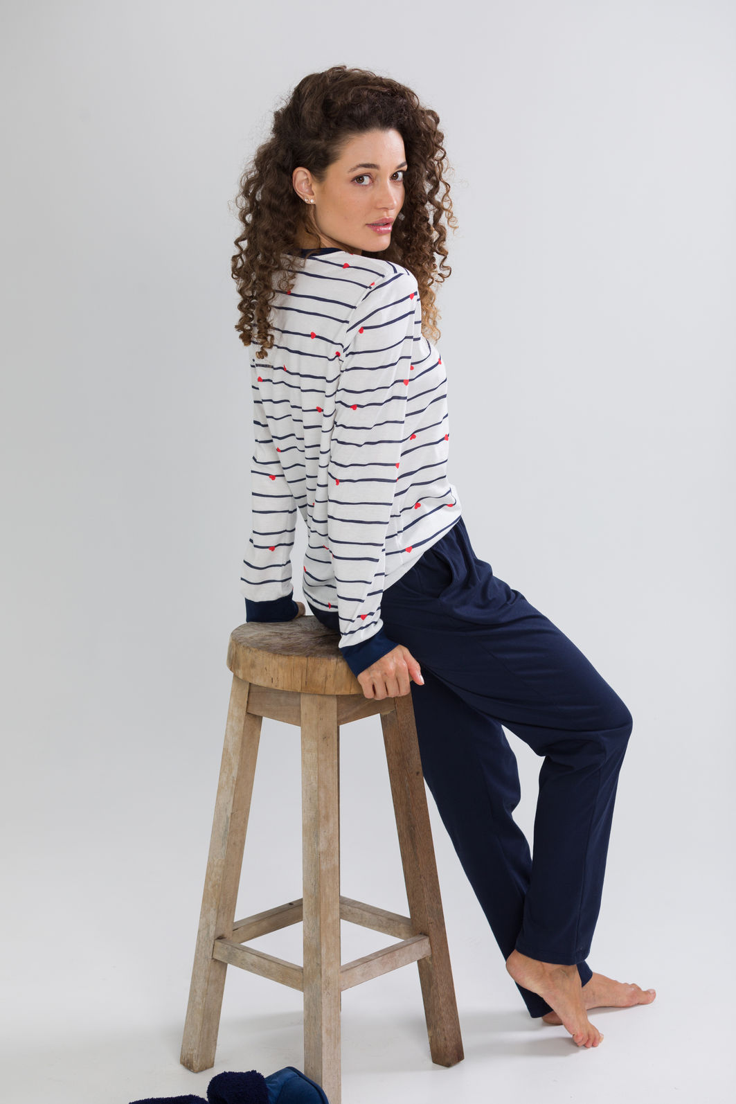 PIJAMA MANGA LONGA LISTRA E CORAÇÕES