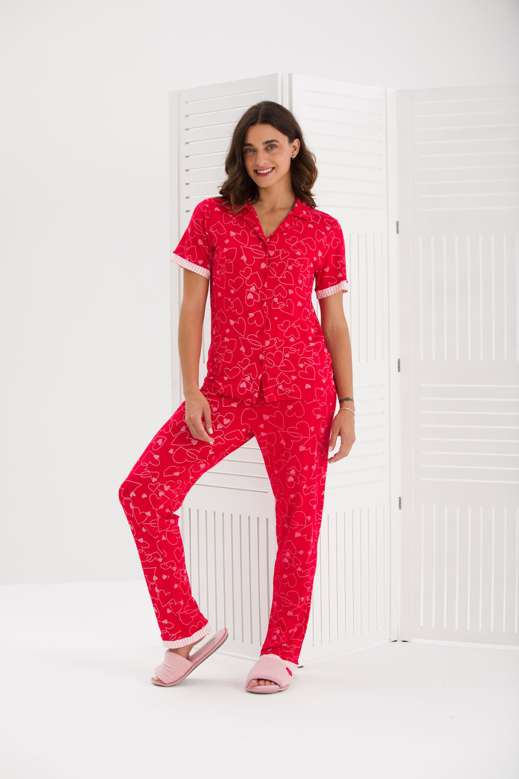 PIJAMA FEMININO AMERICANO MANGA CURTA COM CALÇA CORAÇÕES VERMELHO