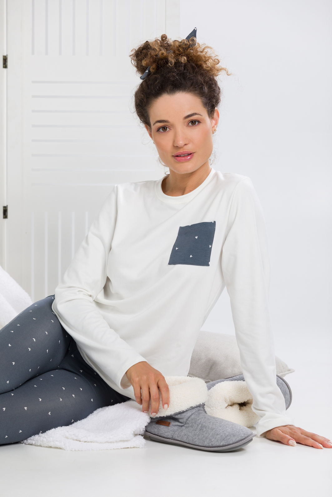 PIJAMA MANGA LONGA COM LEGGING CORAÇÕES