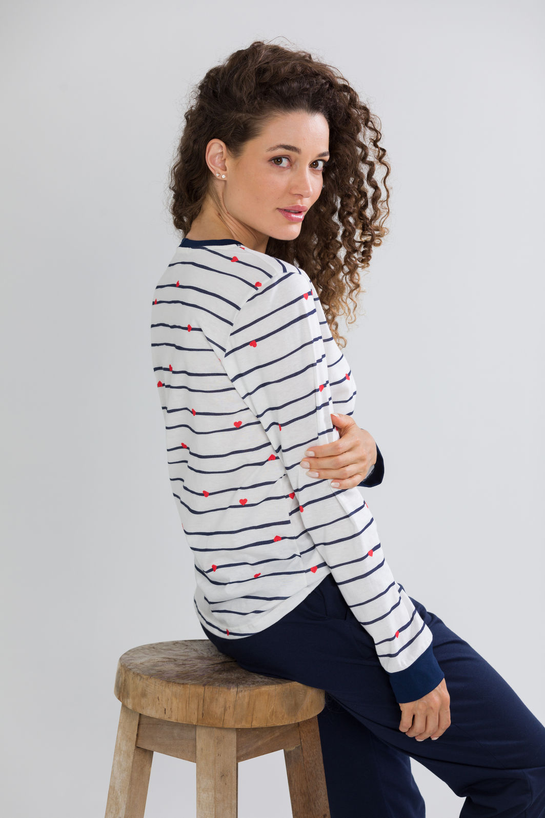 PIJAMA MANGA LONGA LISTRA E CORAÇÕES