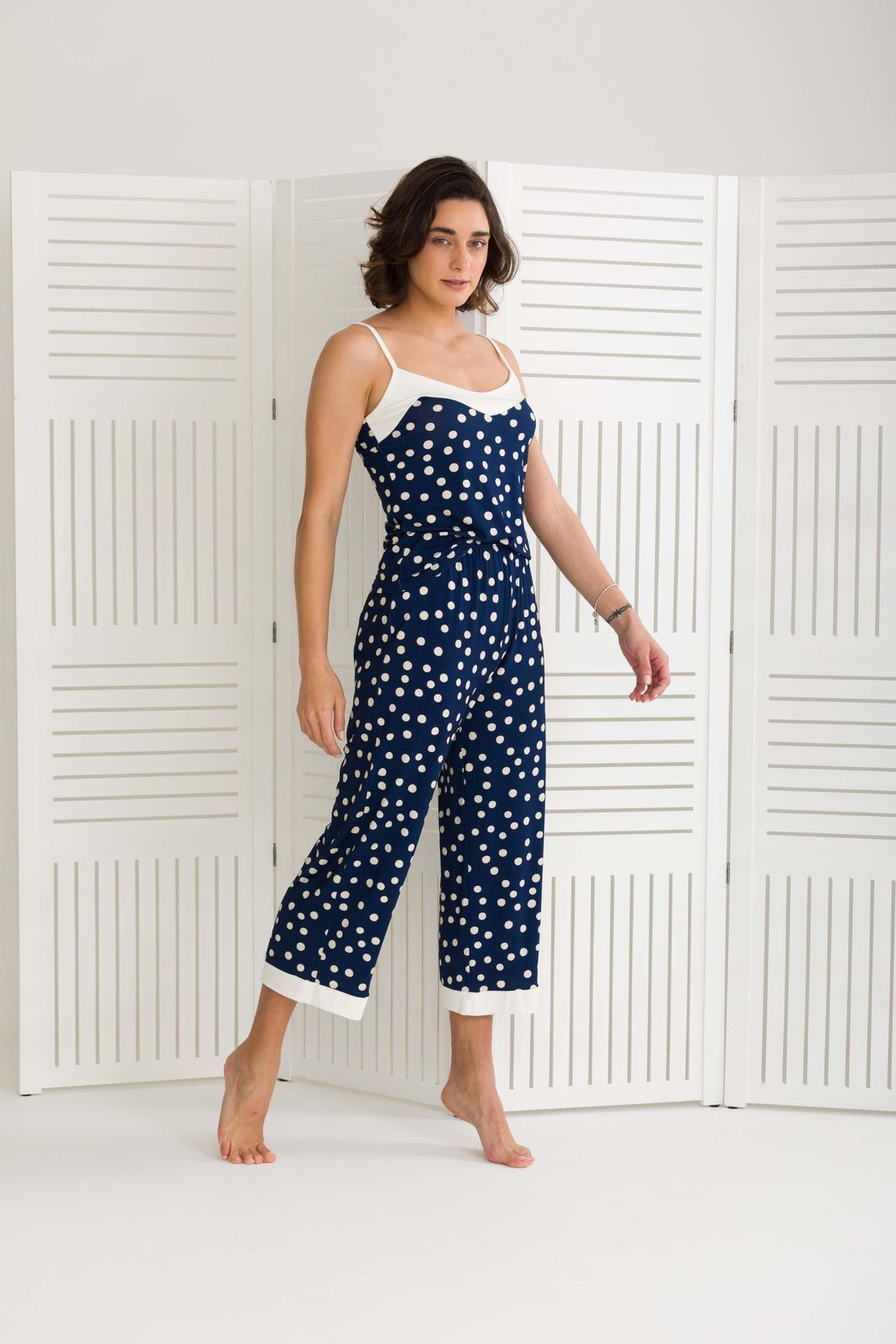 PIJAMA FEMININO DE ALÇAS COM CALÇA MIDI POÁ MARINHO PIJAMA FEMININO DE ALÇAS COM CALÇA MIDI POÁ MARINHO