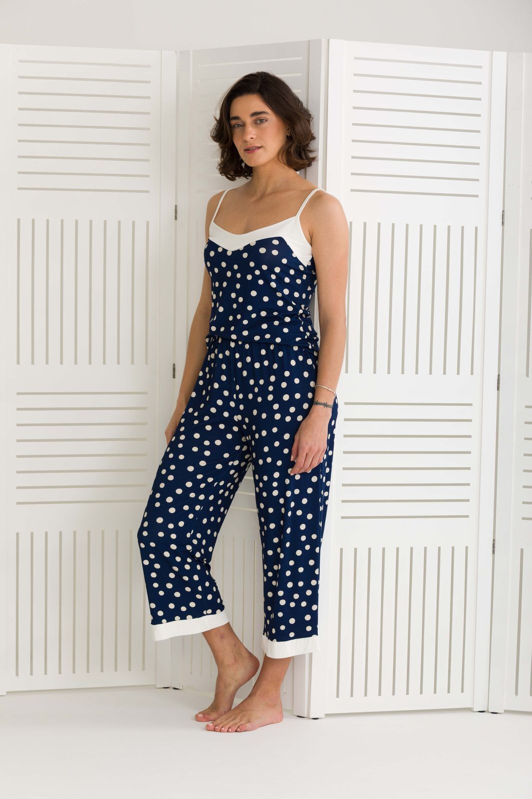PIJAMA FEMININO DE ALÇAS COM CALÇA MIDI POÁ MARINHO PIJAMA FEMININO DE ALÇAS COM CALÇA MIDI POÁ MARINHO