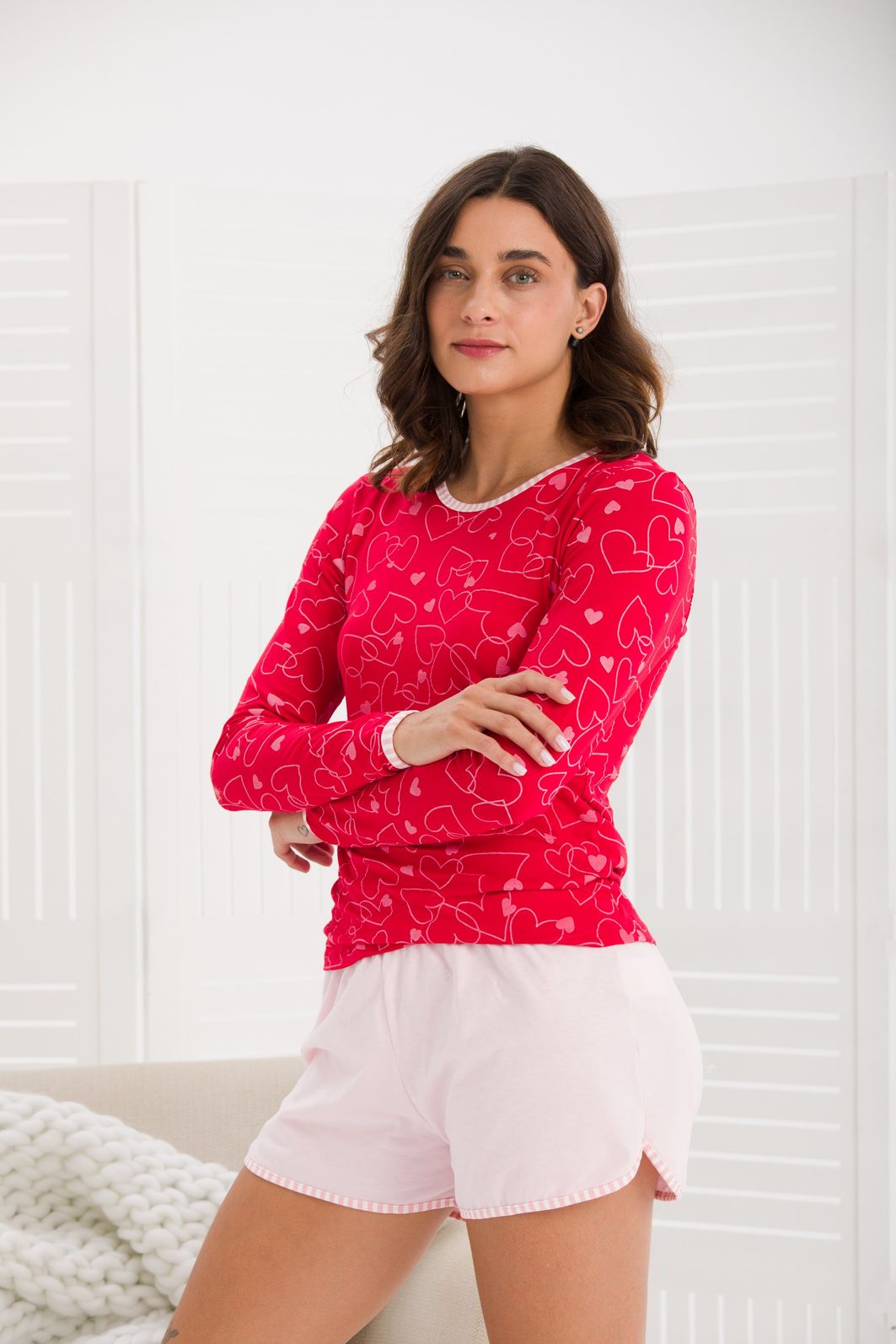 PIJAMA FEMININO MANGA LONGA CORAÇÕES VERMELHO SHORT DOLL ROSA