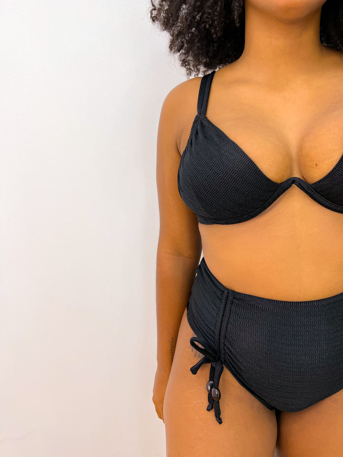 ARO ARCO HOT PANTS JURERÊ - PRETO ARO ARCO HOT PANTS JURERÊ - PRETO