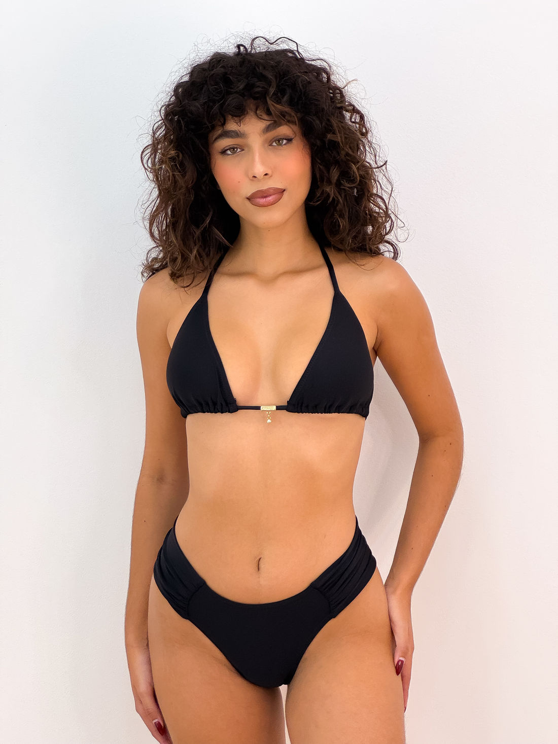 CORTININHA BOMBOM FIO DUPLO - PRETO CORTININHA BOMBOM FIO DUPLO - PRETO