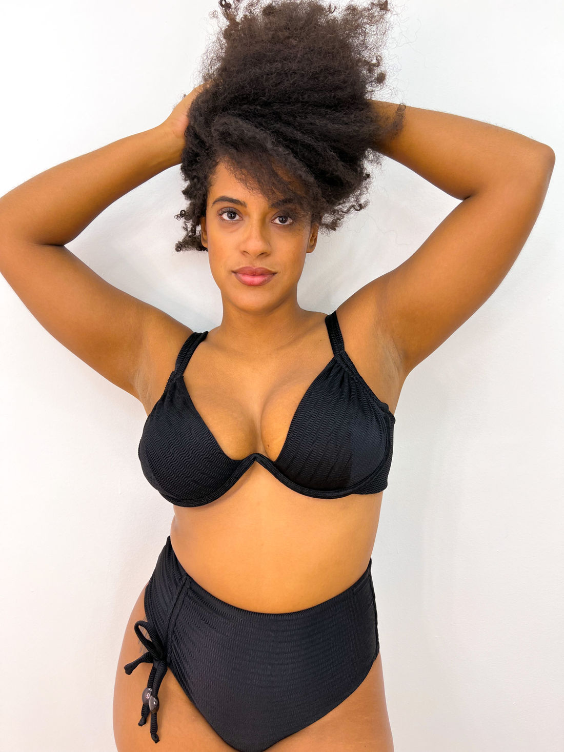 ARO ARCO HOT PANTS JURERÊ - PRETO ARO ARCO HOT PANTS JURERÊ - PRETO