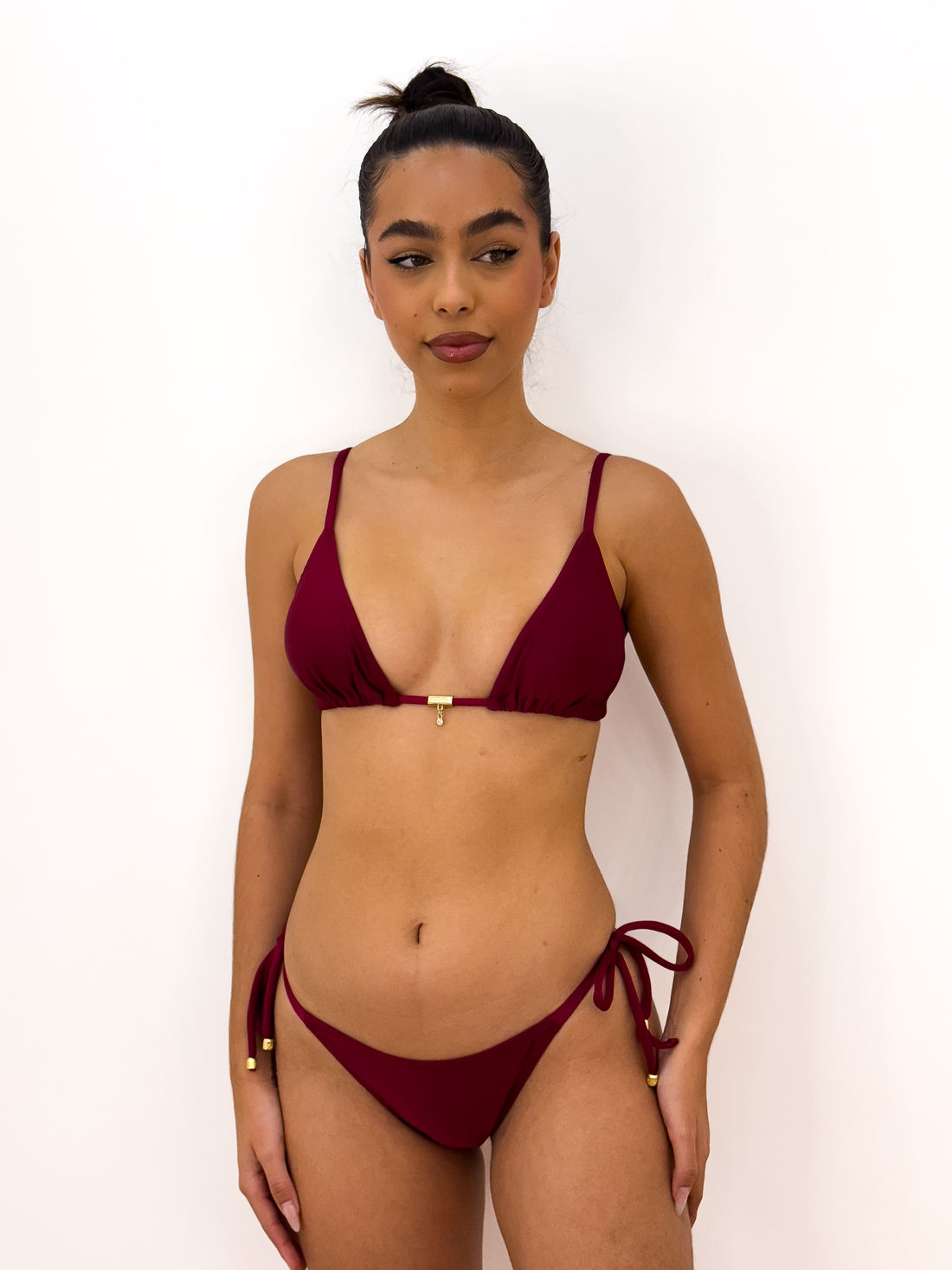 CORTININHA DE AMARRAR TRADICIONAL - CARMIM CORTININHA DE AMARRAR TRADICIONAL - CARMIM