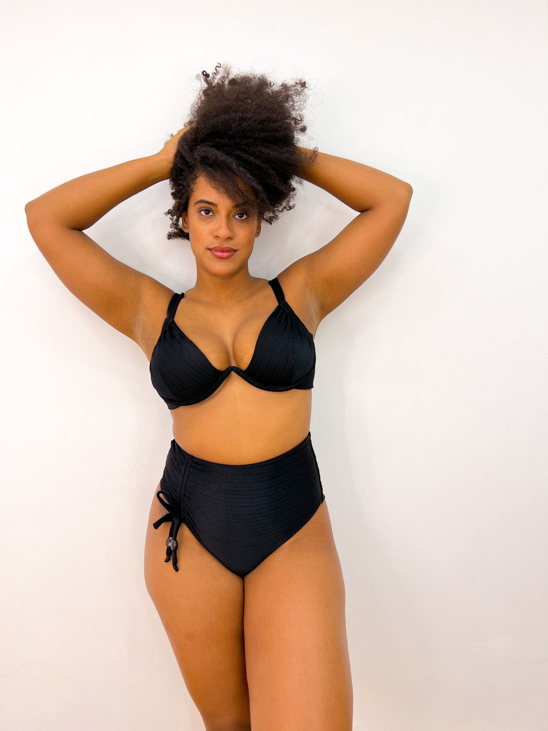 ARO ARCO HOT PANTS JURERÊ - PRETO ARO ARCO HOT PANTS JURERÊ - PRETO