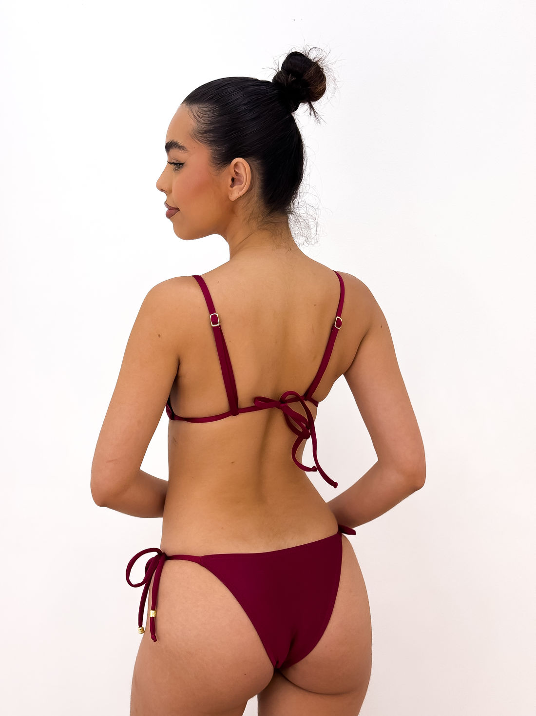 CORTININHA DE AMARRAR TRADICIONAL - CARMIM CORTININHA DE AMARRAR TRADICIONAL - CARMIM