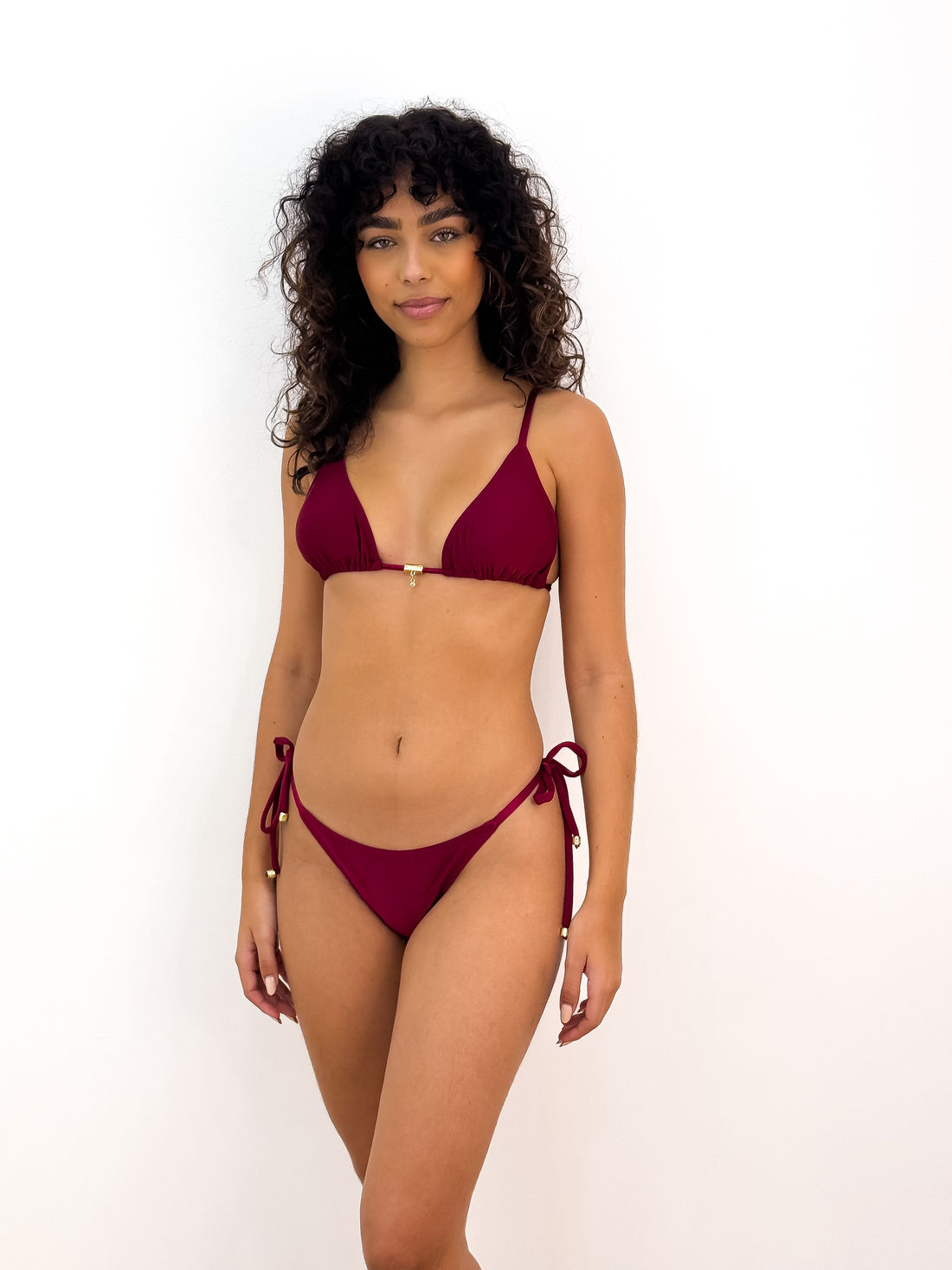 CORTININHA DE AMARRAR TRILOBAL - CARMIM CORTININHA DE AMARRAR TRILOBAL - CARMIM