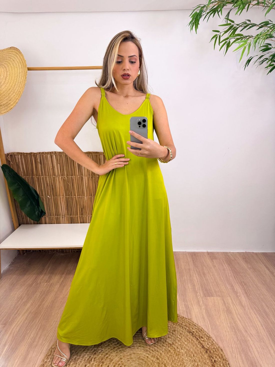 VESTIDO FLUITY - COR PISTASHE