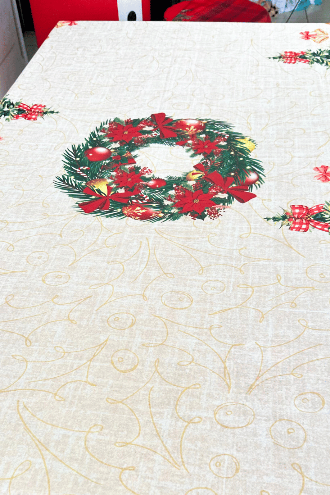 Toalha de Mesa Natal Retangular 6 Lugares Bege ursinho e presentes Luxo 2,30x1,40 Toalha de Mesa Natal Retangular 6 Lugares Bege ursinho e presentes Luxo 2,30x1,40