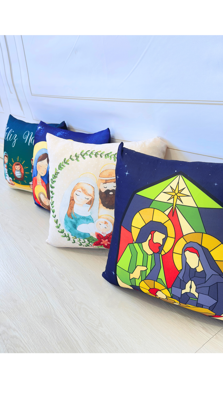 KIT 4 CAPAS DE ALMOFADAS SAGRADA FAMILIA MALHA CONFORT DECORATIVAS NATAL - 45x45